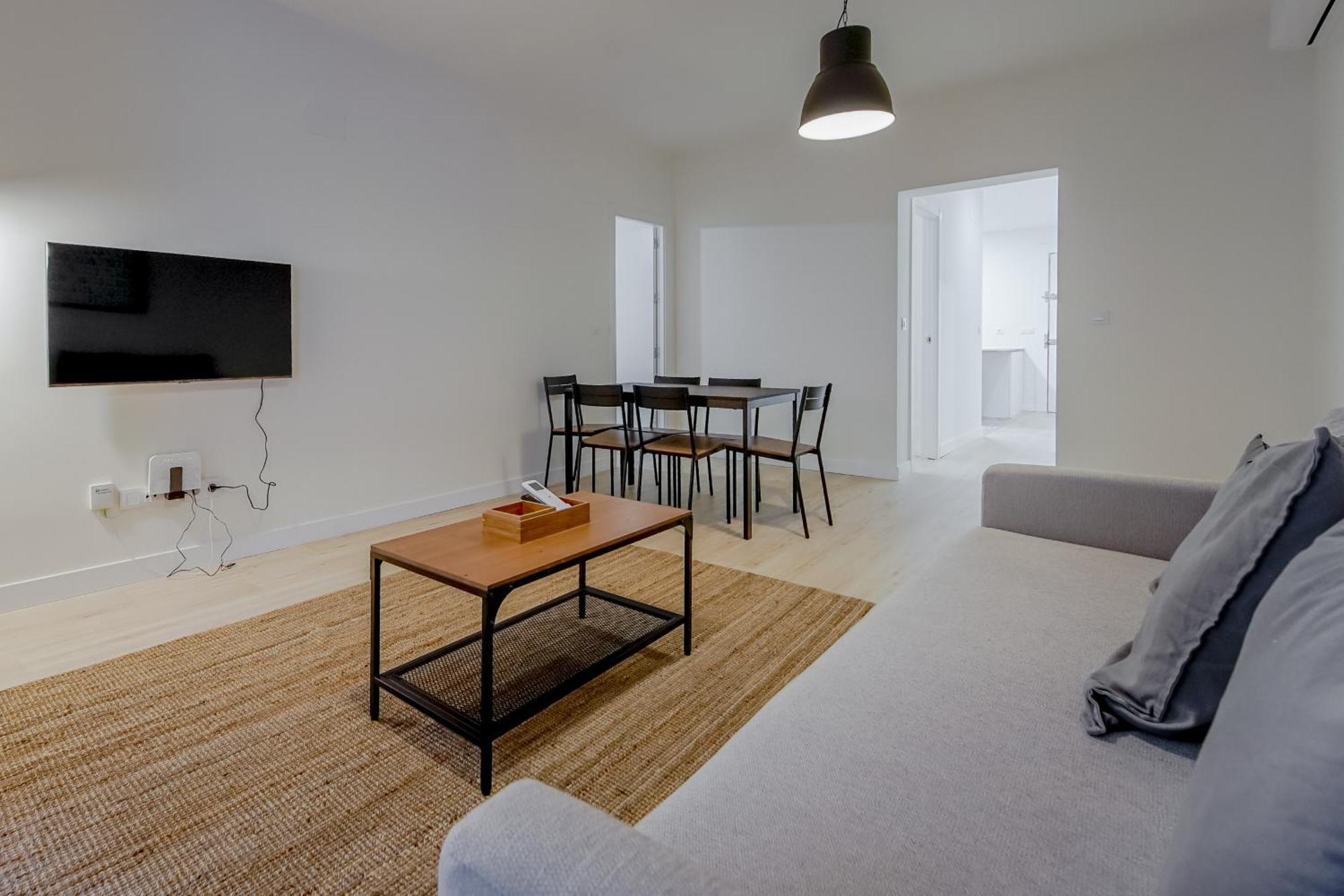 Modern 6pax En La Plaza De Tirso-centro E1 Apartamento