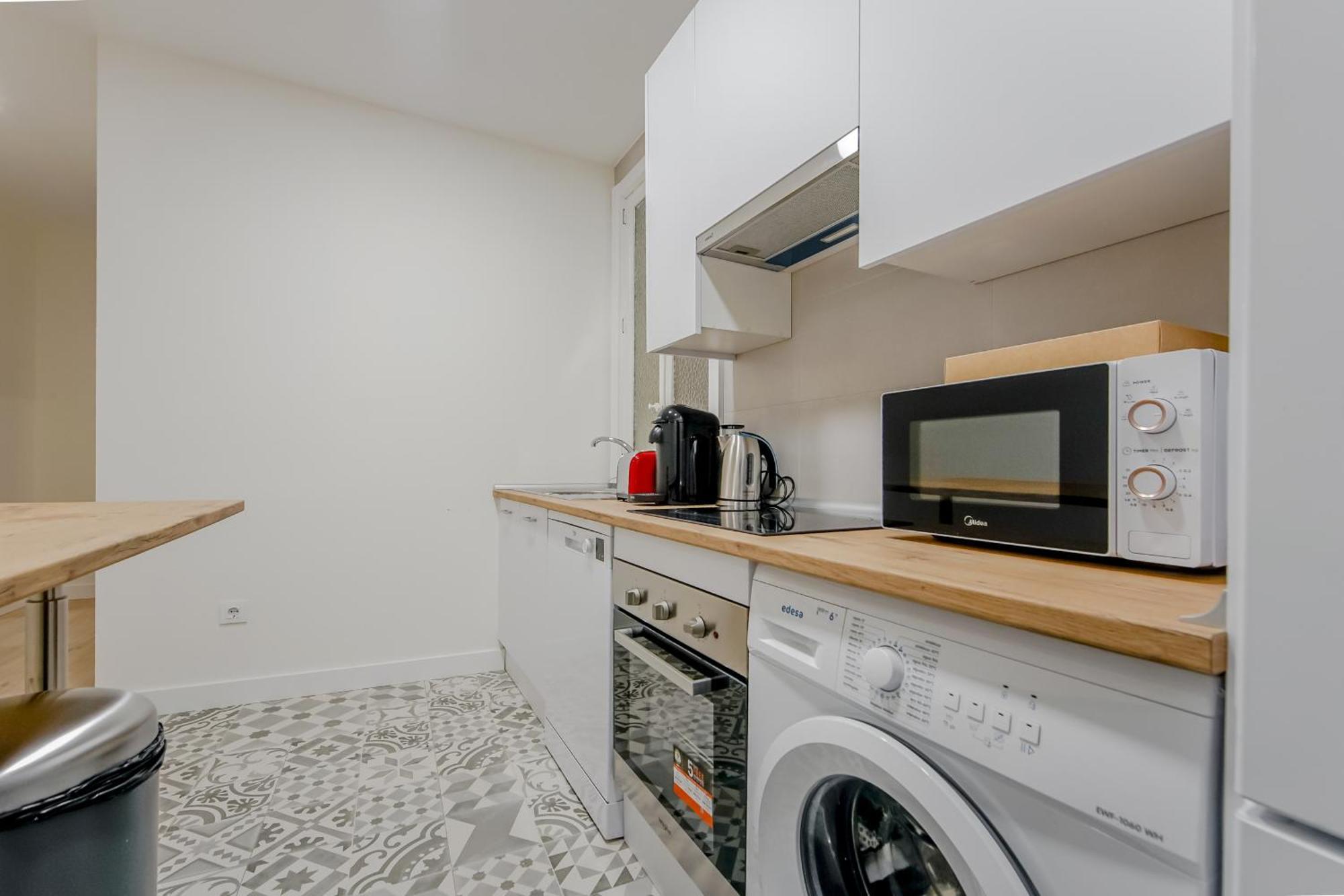 Apartamento Modern 6pax En La Plaza De Tirso-centro E1 *