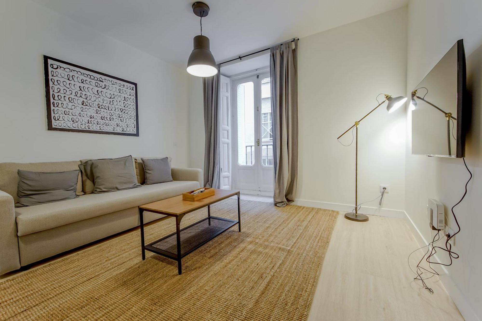 Apartamento Toque Tradicional Para 6, En Tirso De Molina E1